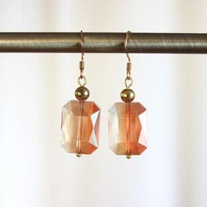 Amber Peach Iridescent Glass Emerald Cut Dangle Earrings Gold Tone Boho I8